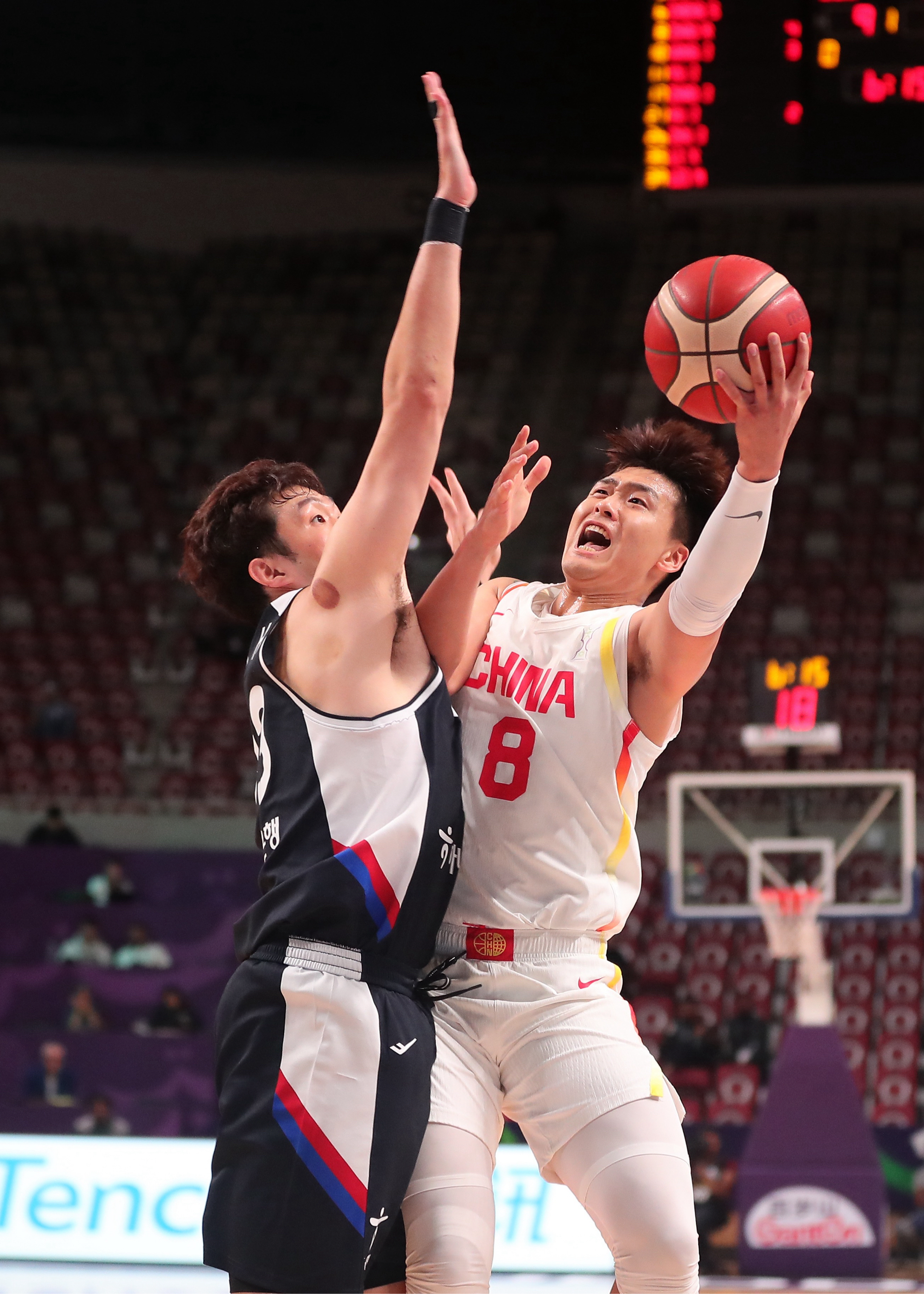 kaiyun-包含今晨体能课后,曼联遗憾出局备战CBA季后赛,态度坚定,年轻球员得到机会的词条