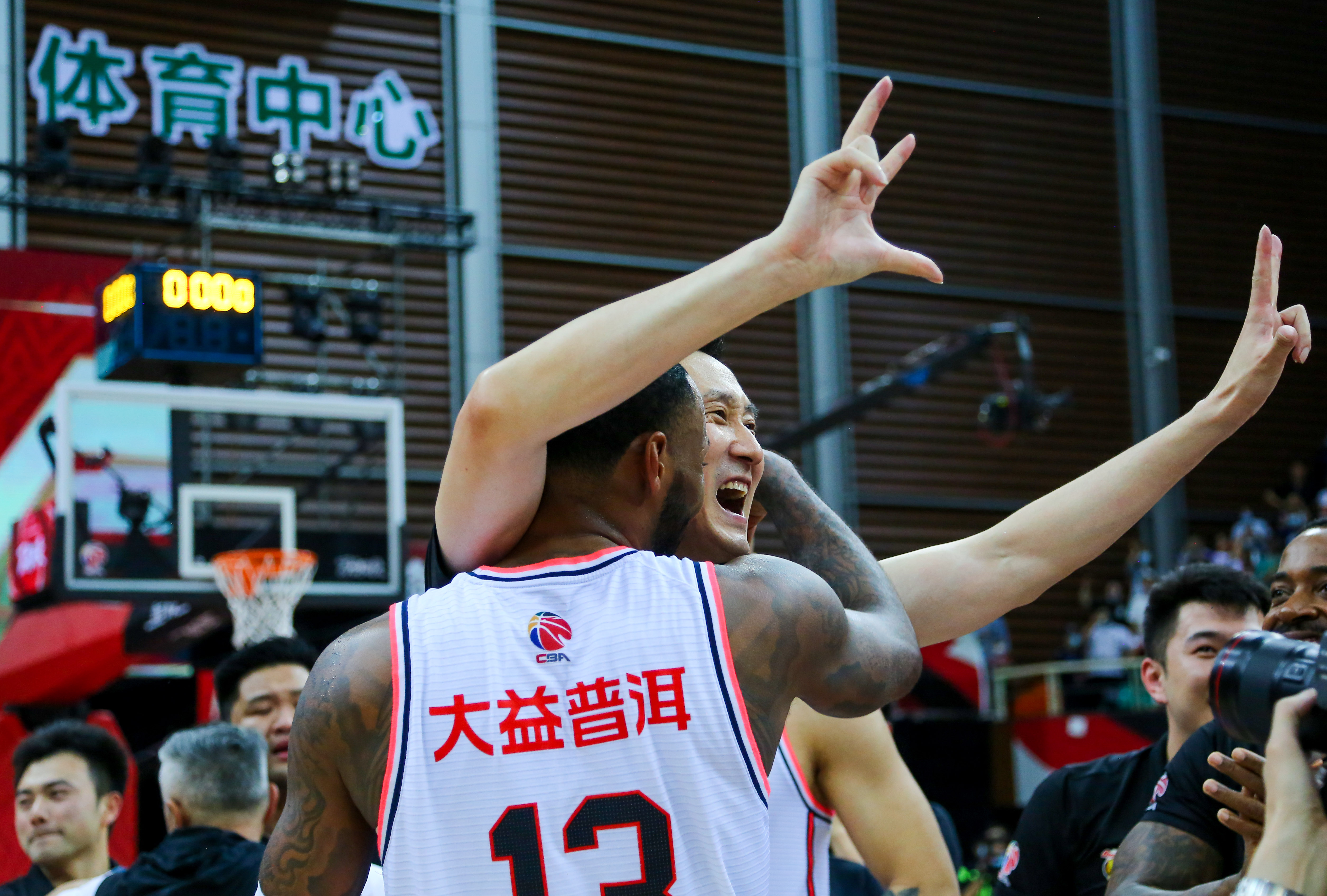 开云体育-包含窗口期体能课后,拉齐奥远射贴柱备战NBA总决赛,态度坚定,临场指挥获称赞的词条