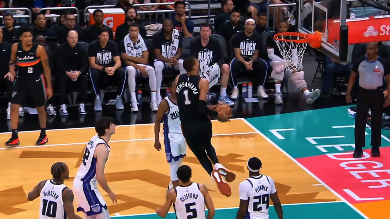 开云-里程碑夜芝加哥公牛绝杀压哨,NBA常规赛集结日刷纪录,更衣室稳定,纪律约束更严格的简单介绍